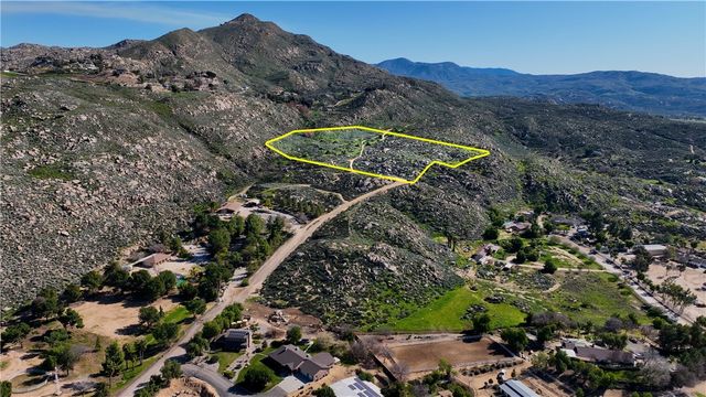 14 Starlight Mesa Drive, Hemet, CA 92544