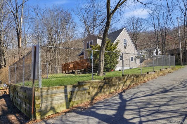 1100 State Route 17A, Greenwood Lake, NY 10925