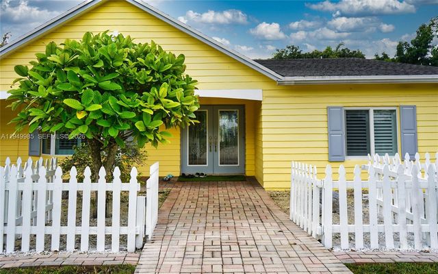 19280 SW 304th St, Homestead, FL 33030