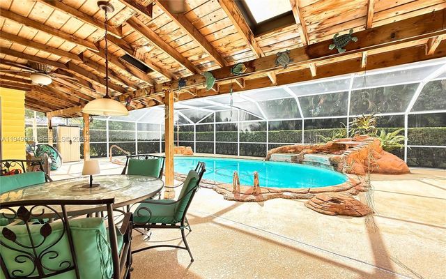 19280 SW 304th St, Homestead, FL 33030