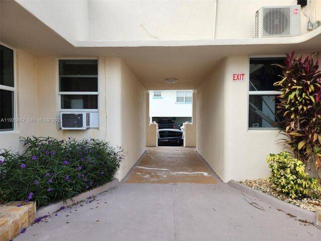 320 New York St 1, Hollywood, FL 33019