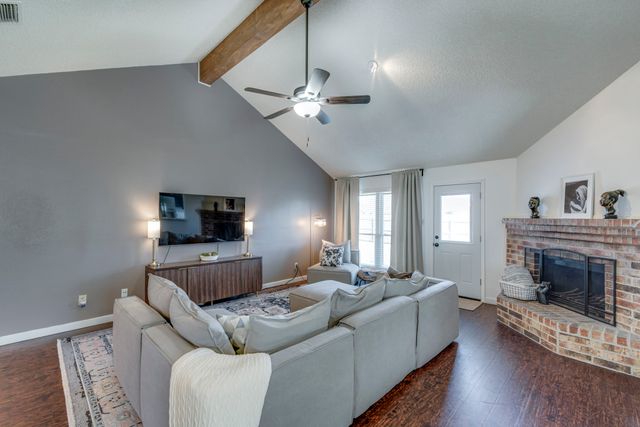 804 Simon Drive, Cedar Hill, TX 75104