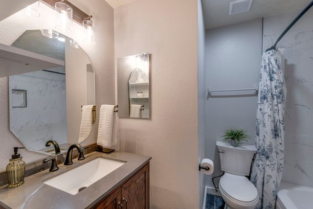 804 Simon Drive, Cedar Hill, TX 75104