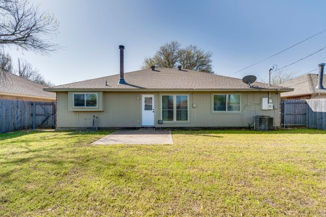 804 Simon Drive, Cedar Hill, TX 75104