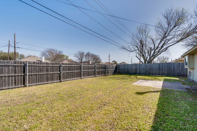 804 Simon Drive, Cedar Hill, TX 75104