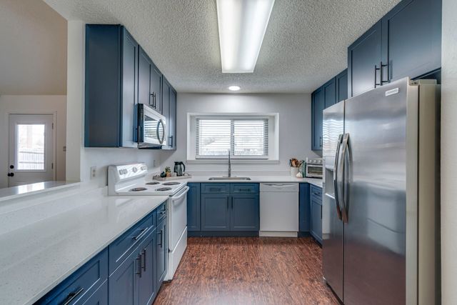 804 Simon Drive, Cedar Hill, TX 75104