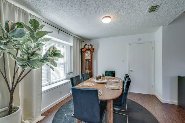 804 Simon Drive, Cedar Hill, TX 75104