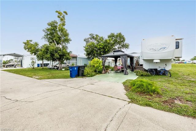 5008 Sandpiper DR, St. James City, FL 33956