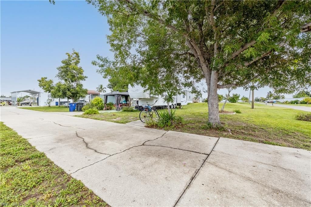 5008 Sandpiper DR, ST. JAMES CITY, FL 33956 — photo 2