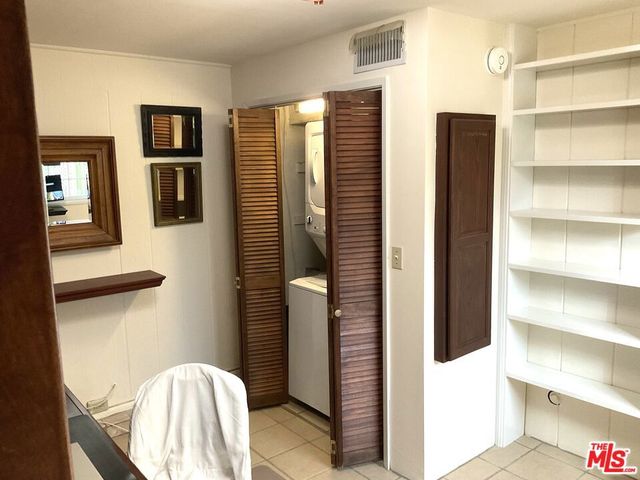 5262 N Willowcrest Avenue, Los Angeles, CA 91601