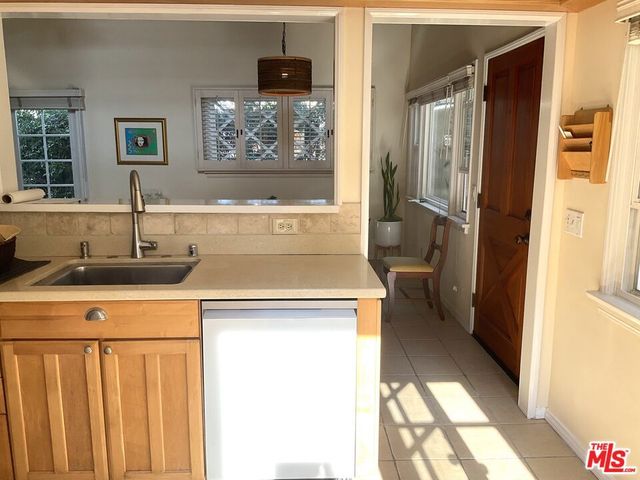 5262 N Willowcrest Avenue, Los Angeles, CA 91601