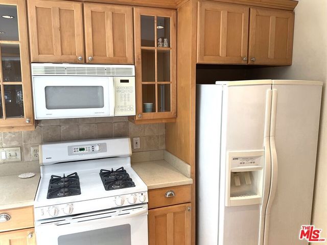5262 N Willowcrest Avenue, Los Angeles, CA 91601