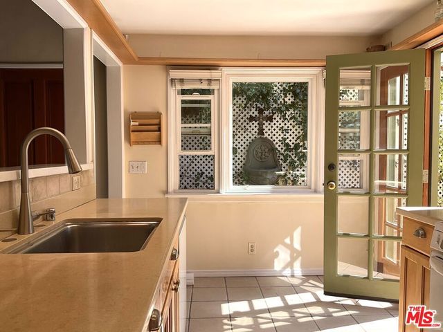 5262 N Willowcrest Avenue, Los Angeles, CA 91601