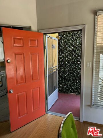 5262 N Willowcrest Avenue, Los Angeles, CA 91601