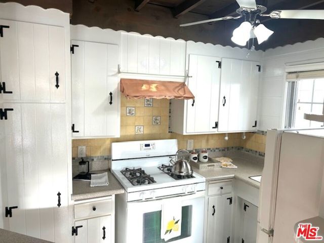 5262 N Willowcrest Avenue, Los Angeles, CA 91601
