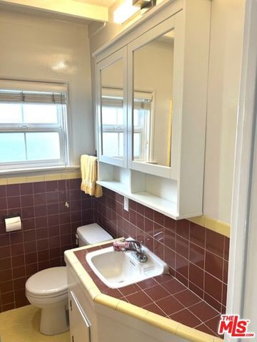 5262 N Willowcrest Avenue, Los Angeles, CA 91601