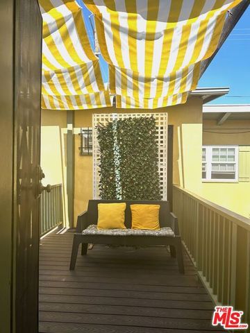 5262 N Willowcrest Avenue, Los Angeles, CA 91601