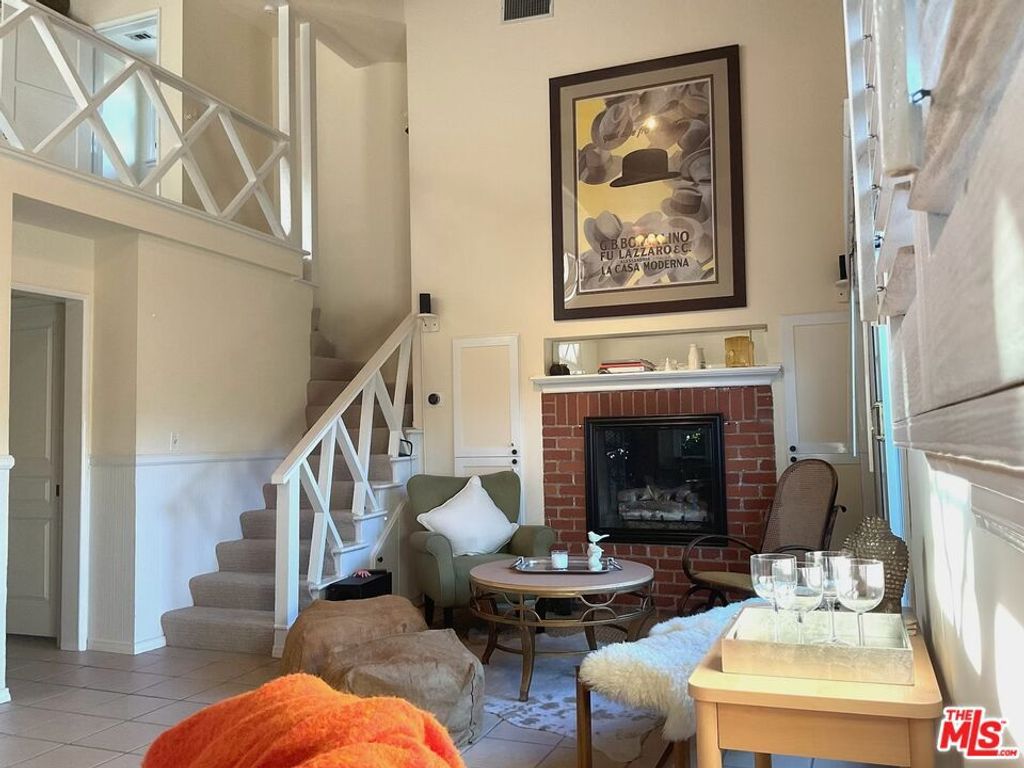 5262 N Willowcrest Avenue, Los Angeles, CA 91601