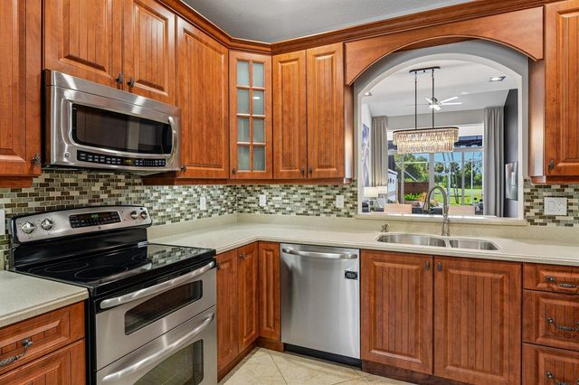 692 W Palm Aire Drive, Pompano Beach, FL 33069