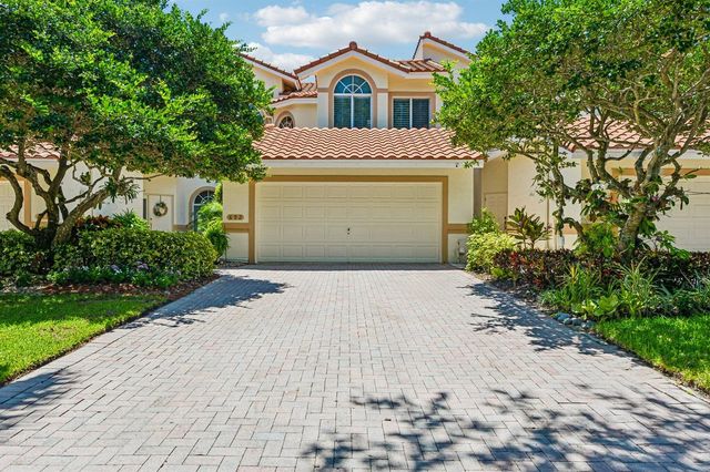 692 W Palm Aire Drive, Pompano Beach, FL 33069