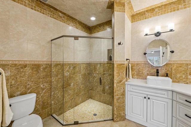 692 W Palm Aire Drive, Pompano Beach, FL 33069