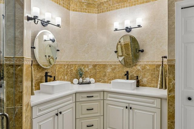 692 W Palm Aire Drive, Pompano Beach, FL 33069