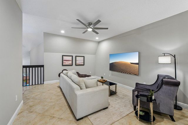 692 W Palm Aire Drive, Pompano Beach, FL 33069