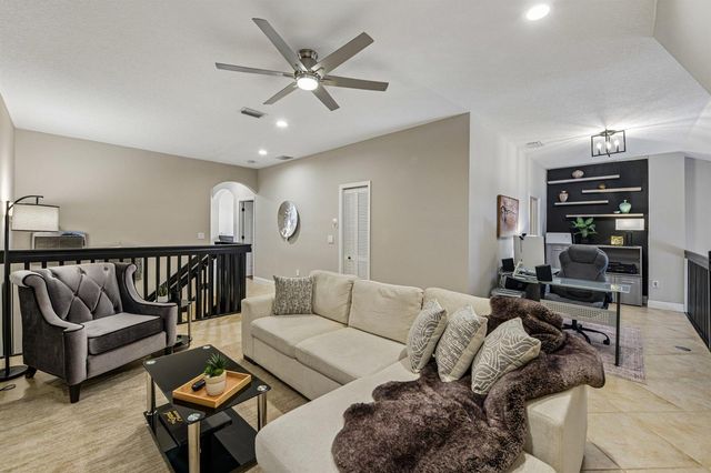 692 W Palm Aire Drive, Pompano Beach, FL 33069