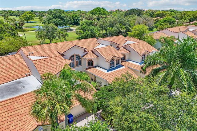 692 W Palm Aire Drive, Pompano Beach, FL 33069