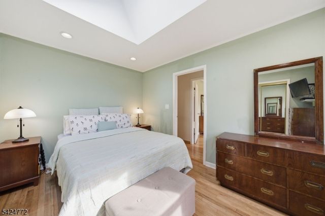 50 Skyline Lake Dr, Ringwood Boro, NJ 07456