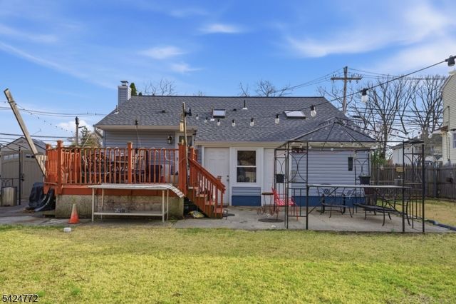 50 Skyline Lake Dr, Ringwood Boro, NJ 07456