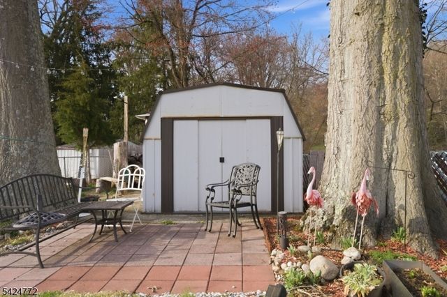 50 Skyline Lake Dr, Ringwood Boro, NJ 07456