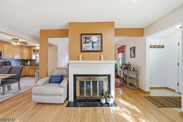 50 Skyline Lake Dr, Ringwood Boro, NJ 07456