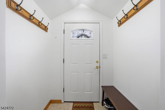 50 Skyline Lake Dr, Ringwood Boro, NJ 07456