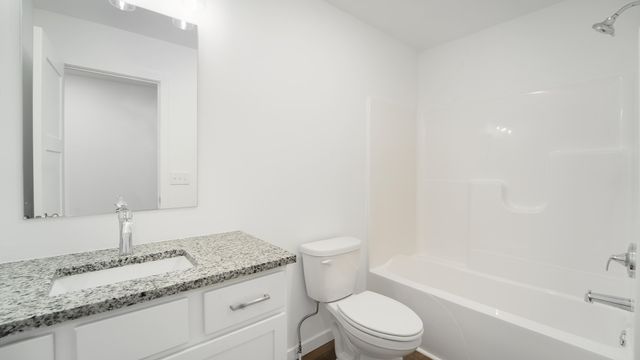 4058 E Ashwood Court, Brookline, MO 65619