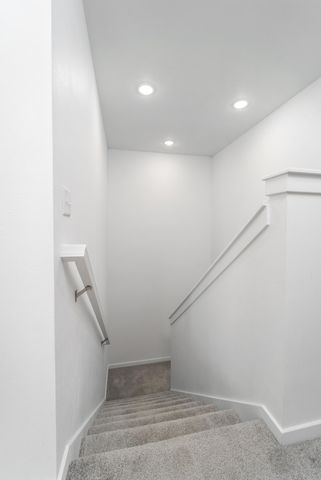 4058 E Ashwood Court, Brookline, MO 65619