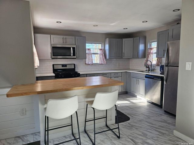 146 Kingston Boulevard, Island Park, NY 11558