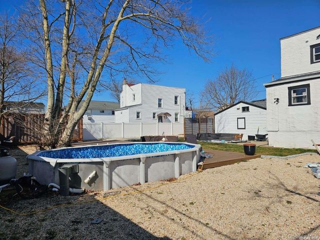 146 Kingston Boulevard, Island Park, NY 11558