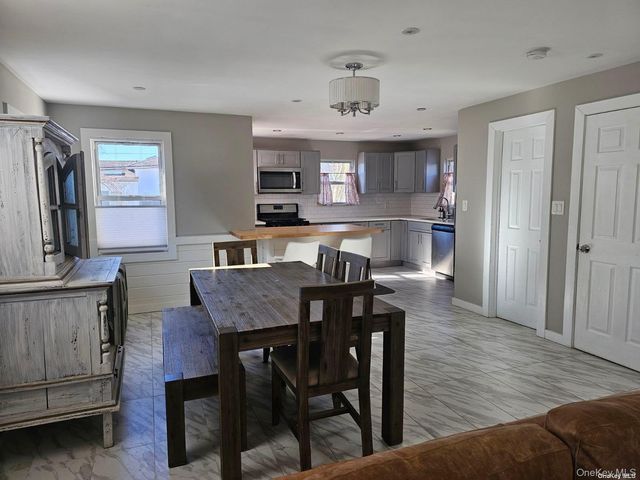 146 Kingston Boulevard, Island Park, NY 11558