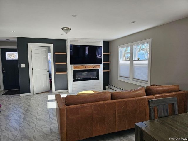 146 Kingston Boulevard, Island Park, NY 11558