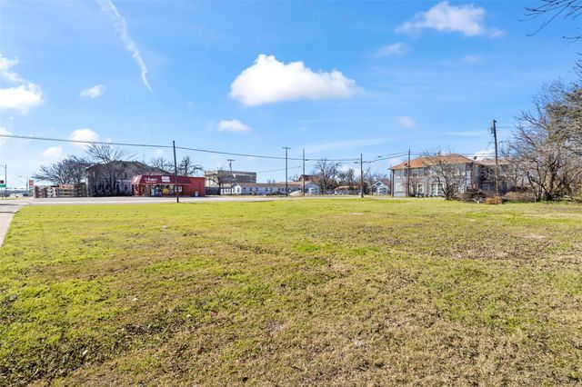 703 N Main ST, Taylor, TX 76574