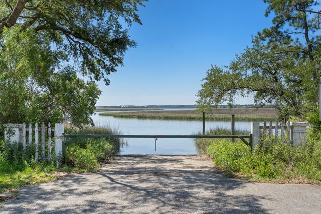 1846 Capri Drive, Charleston, SC 29407