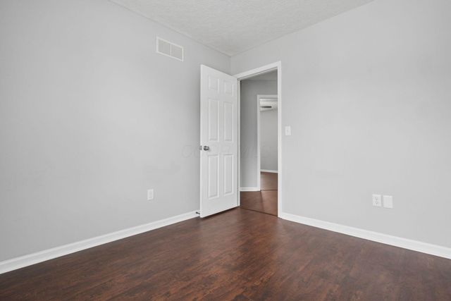 596 Ridenour Road, Columbus, OH 43230