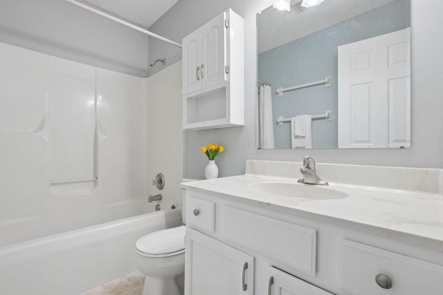 596 Ridenour Road, Columbus, OH 43230