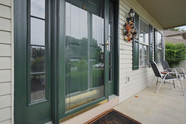 596 Ridenour Road, Columbus, OH 43230
