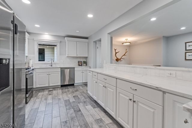804 Coolidge St, Westfield Town, NJ 07090