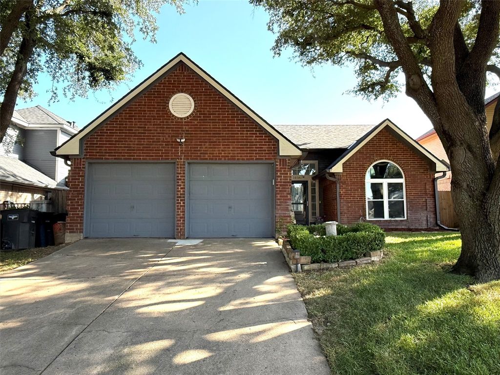 10101 Leatherwood Drive, Fort Worth, TX 76108