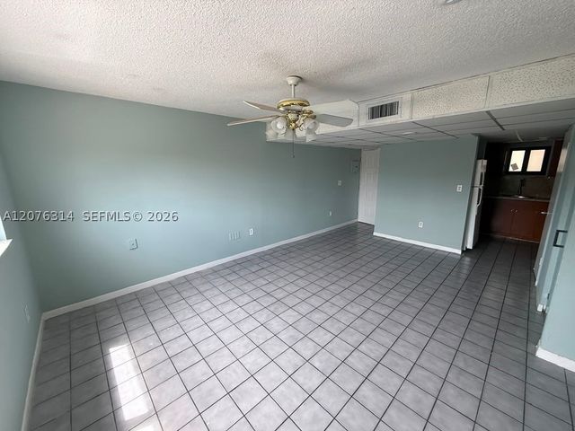 5 Olive Dr 13, Hialeah, FL 33010
