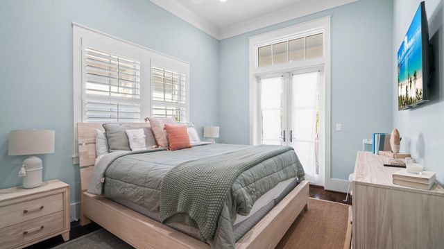2614 E Seaside Drive, Galveston, TX 77550
