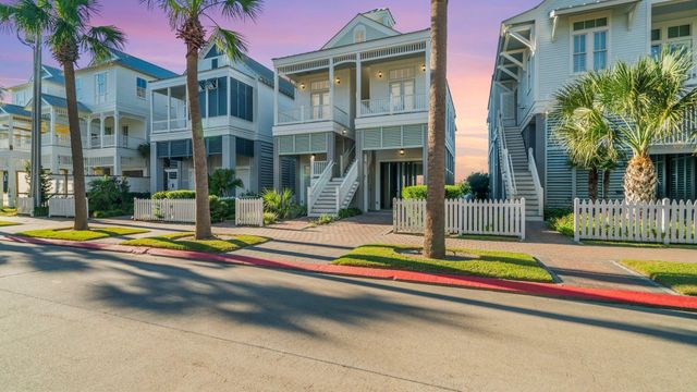 2614 E Seaside Drive, Galveston, TX 77550